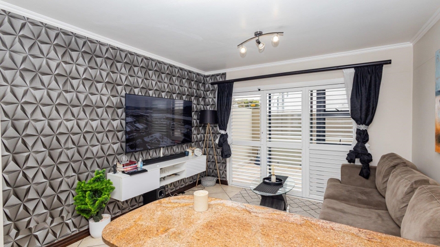 1 Bedroom Property for Sale in Table View Western Cape